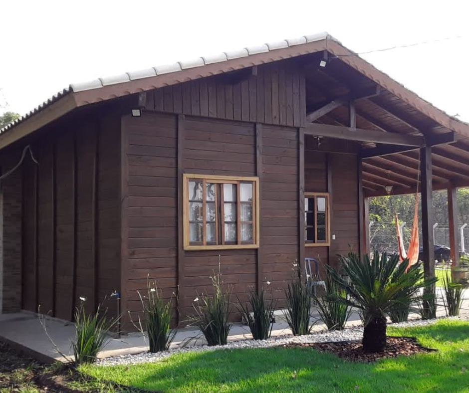 Casa de madeira pré-fabricada: preços, financiamento, vantagens e mais